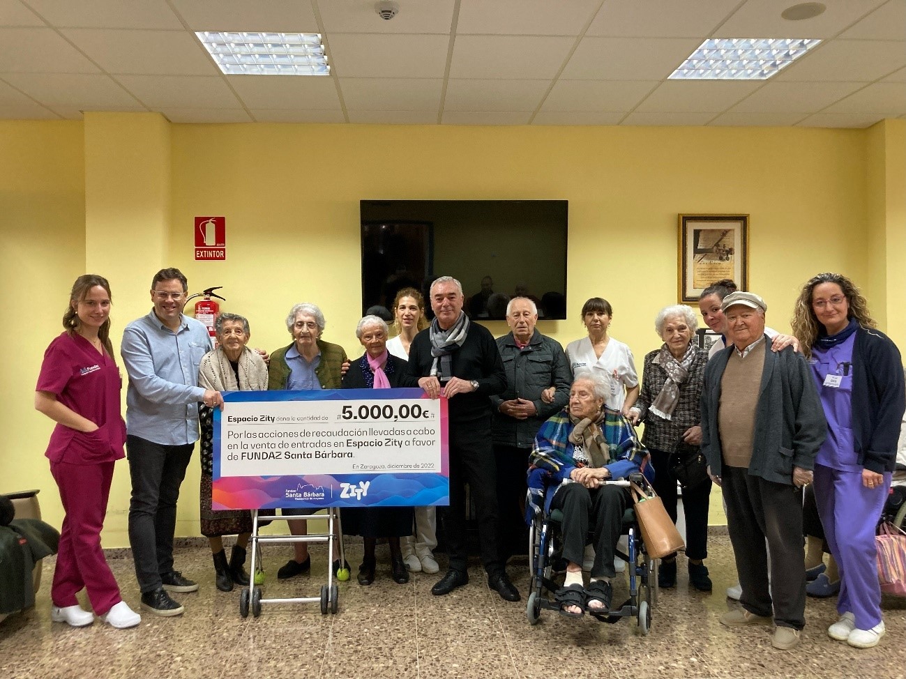 Espacio Zity entrega 5.000 euros a la residencia de mayores FUNDAZ Santa Bárbara de Valdespartera